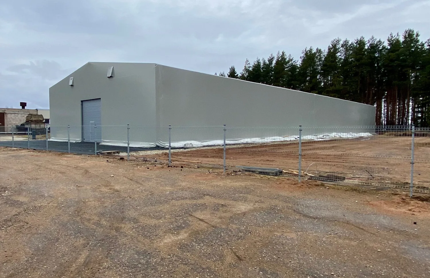 Pikk PVC hall väljast